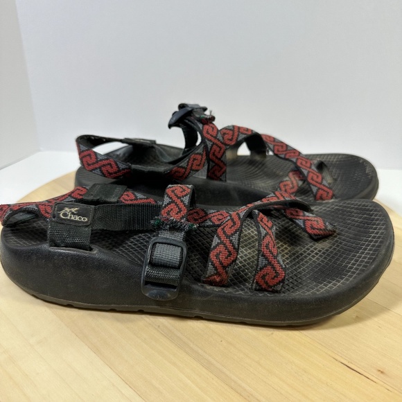Chaco Z/2 Men\'s Hiking Sport Sandals Toe Loop Size 10 Gray Red Swirl